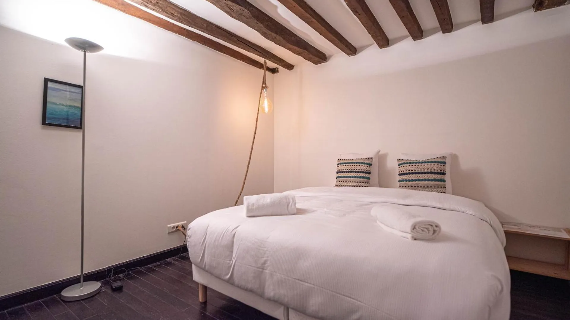 Apartment Cia - Reaumur Etienne Marcel 8P Paris